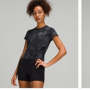 Lululemon Align Diamond Eye T-shirt -barely worn, Size 6